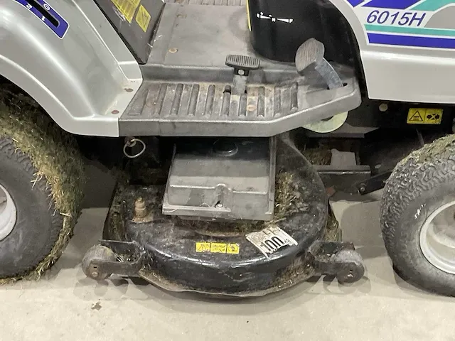 Lawn boss 6015h zitmaaier hydrostaat - afbeelding 8 van  12