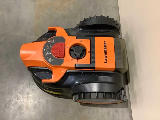 Lawnmaster b-1-1-2. vbrm16 ocumow robotmaaier - afbeelding 6 van  8