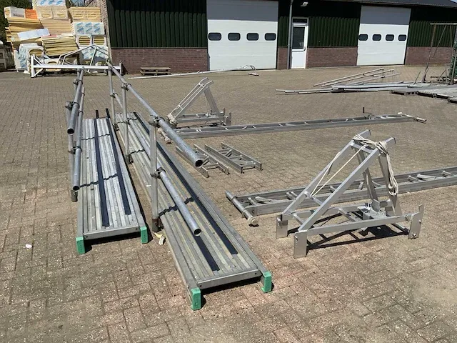 Layal aluminium gevel/optreksteiger - afbeelding 8 van  15