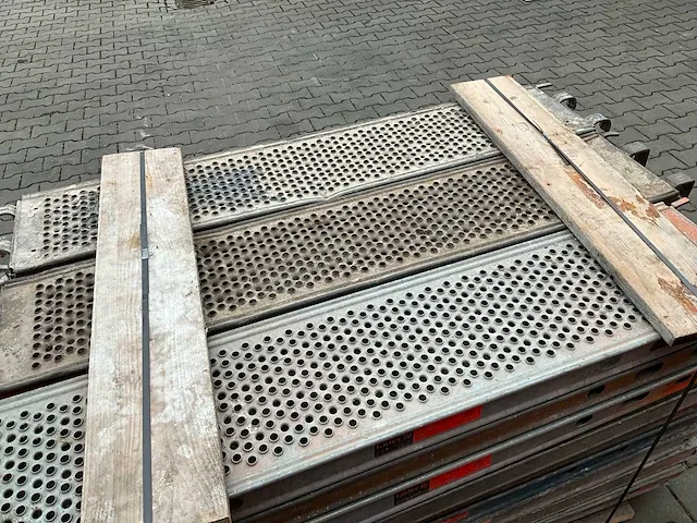 Layher allround - stalen vlonder buisoplegging 1,57 mtr - steigers (30x) - afbeelding 2 van  10