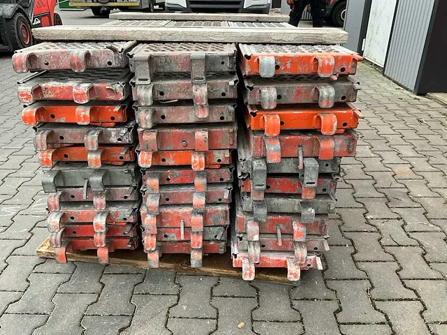 Layher allround - stalen vlonder buisoplegging 1,57 mtr - steigers (30x) - afbeelding 9 van  10