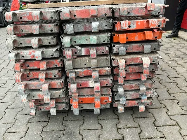 Layher allround - stalen vlonder buisoplegging 2,07 mtr - steigers (30x) - afbeelding 9 van  10