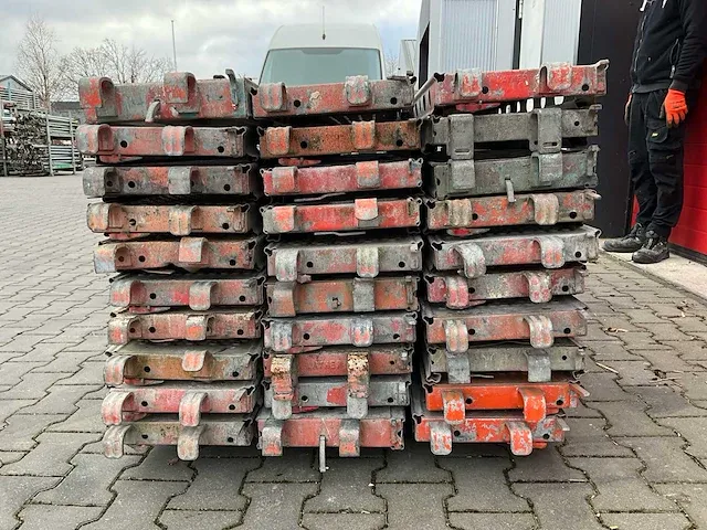 Layher allround - stalen vlonder buisoplegging 2,57 mtr - steigers (30x) - afbeelding 7 van  8