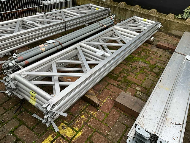 Layher allround systeem tralie ligger (4x) - afbeelding 1 van  3