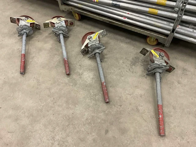 Layher aluminium rolsteiger - afbeelding 2 van  5