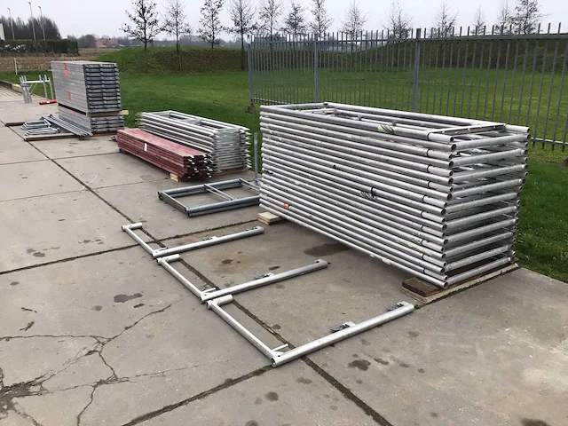 Layher blitz aluminium renovatie steiger - afbeelding 3 van  9