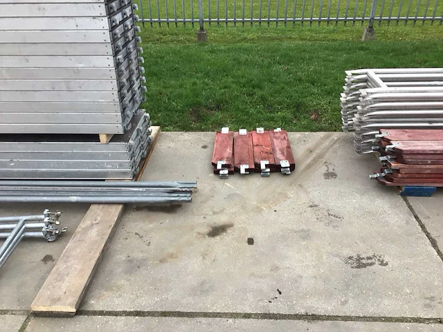 Layher blitz aluminium renovatie steiger - afbeelding 7 van  9