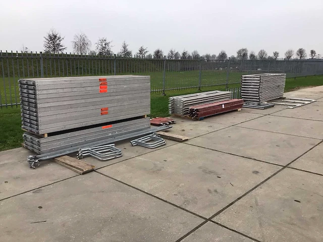 Layher blitz aluminium renovatie steiger - afbeelding 9 van  9