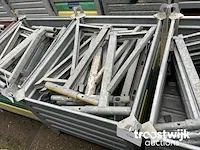Layher console in metalen bak - afbeelding 1 van  1