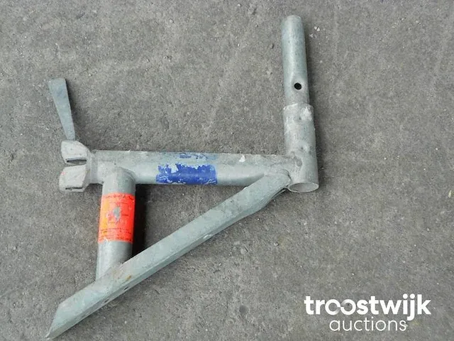 Layher console in metalen bak - afbeelding 2 van  2