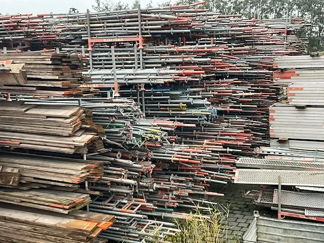 Layher / custer / dutch - allround - bouwsteigers - zeer grote partij stalen en aluminium steigermateriaal - afbeelding 2 van  88
