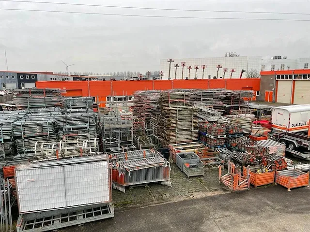 Layher / custer / dutch - allround - bouwsteigers - zeer grote partij stalen en aluminium steigermateriaal - afbeelding 6 van  88
