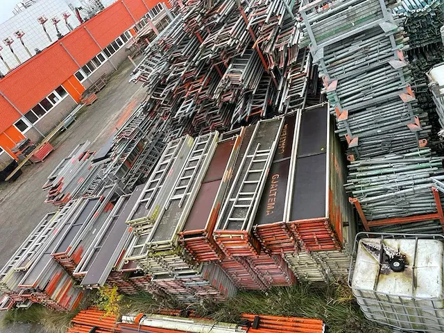 Layher / custer / dutch - allround - bouwsteigers - zeer grote partij stalen en aluminium steigermateriaal - afbeelding 8 van  88
