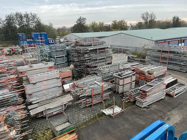 Layher / custer / dutch - allround - bouwsteigers - zeer grote partij stalen en aluminium steigermateriaal - afbeelding 15 van  88