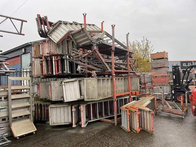 Layher / custer / dutch - allround - bouwsteigers - zeer grote partij stalen en aluminium steigermateriaal - afbeelding 16 van  88