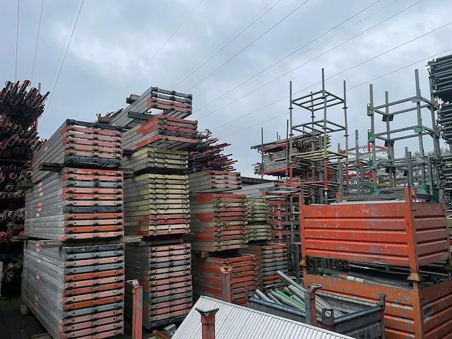 Layher / custer / dutch - allround - bouwsteigers - zeer grote partij stalen en aluminium steigermateriaal - afbeelding 19 van  88