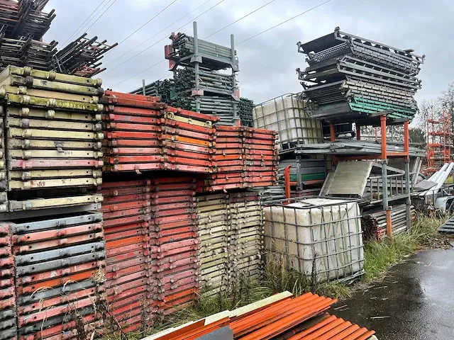 Layher / custer / dutch - allround - bouwsteigers - zeer grote partij stalen en aluminium steigermateriaal - afbeelding 20 van  88