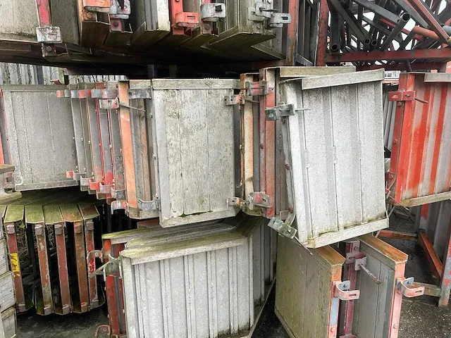 Layher / custer / dutch - allround - bouwsteigers - zeer grote partij stalen en aluminium steigermateriaal - afbeelding 22 van  88