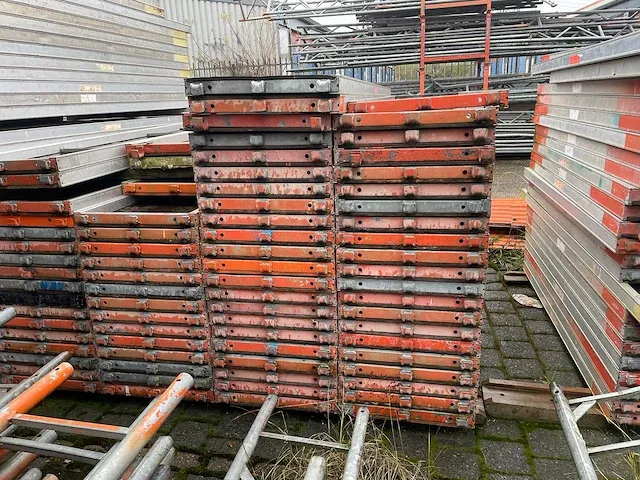 Layher / custer / dutch - allround - bouwsteigers - zeer grote partij stalen en aluminium steigermateriaal - afbeelding 31 van  88