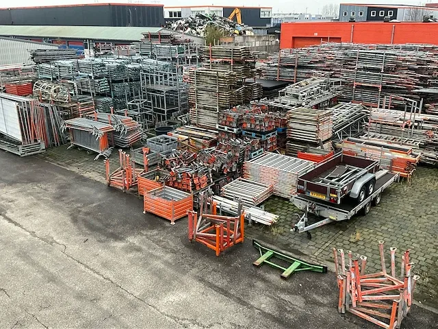 Layher / custer / dutch - allround - bouwsteigers - zeer grote partij stalen en aluminium steigermateriaal - afbeelding 33 van  88