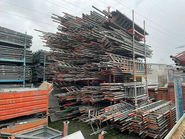 Layher / custer / dutch - allround - bouwsteigers - zeer grote partij stalen en aluminium steigermateriaal - afbeelding 34 van  88