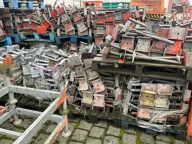 Layher / custer / dutch - allround - bouwsteigers - zeer grote partij stalen en aluminium steigermateriaal - afbeelding 52 van  88