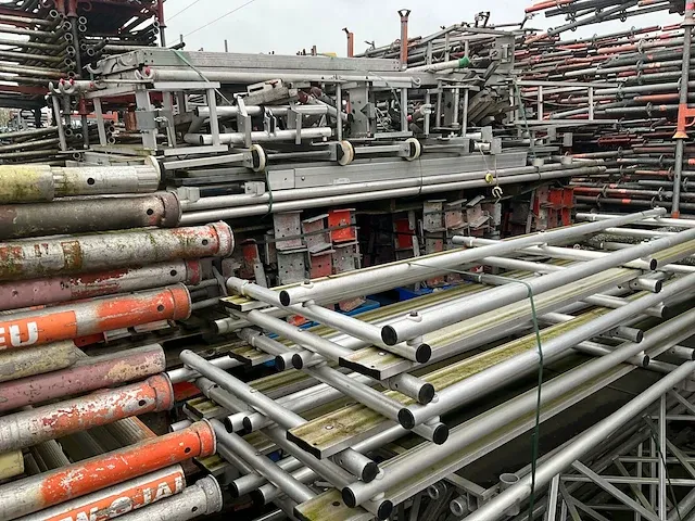 Layher / custer / dutch - allround - bouwsteigers - zeer grote partij stalen en aluminium steigermateriaal - afbeelding 72 van  88