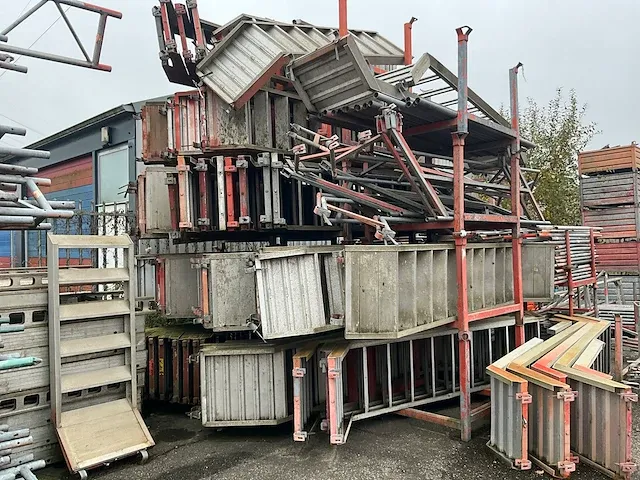 Layher / custer / dutch - allround - bouwsteigers - zeer grote partij stalen en aluminium steigermateriaal - afbeelding 73 van  88