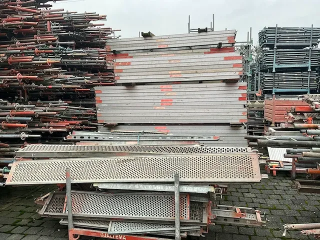 Layher / custer / dutch - allround - bouwsteigers - zeer grote partij stalen en aluminium steigermateriaal - afbeelding 81 van  88