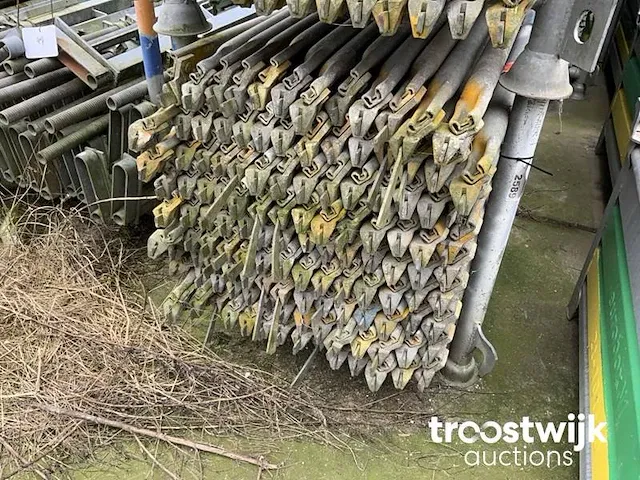 Layher diagonaal in metalen bok - afbeelding 1 van  2
