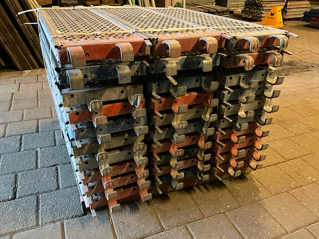 Layher stalen steigerplank (109x32 cm) (30x) - afbeelding 4 van  5