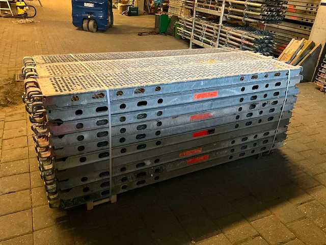Layher stalen steigerplank (207x32 cm) (30x) - afbeelding 1 van  5