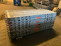 Layher stalen steigerplank (207x32 cm) (30x) - afbeelding 1 van  5