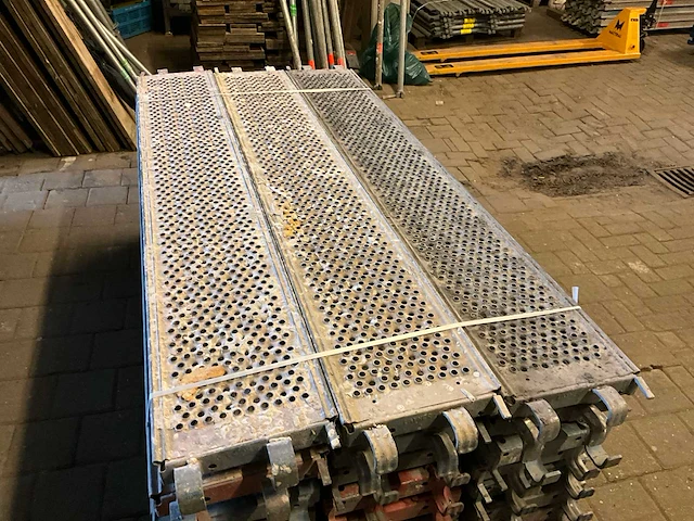 Layher stalen steigerplank (207x32 cm) (30x) - afbeelding 3 van  5