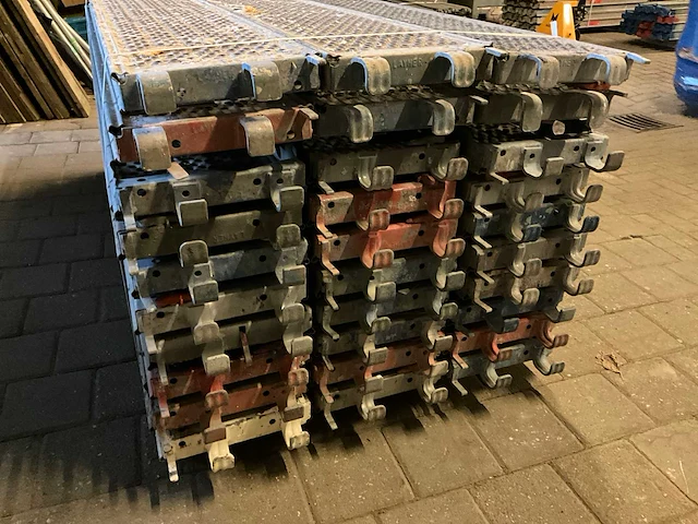 Layher stalen steigerplank (207x32 cm) (30x) - afbeelding 4 van  5