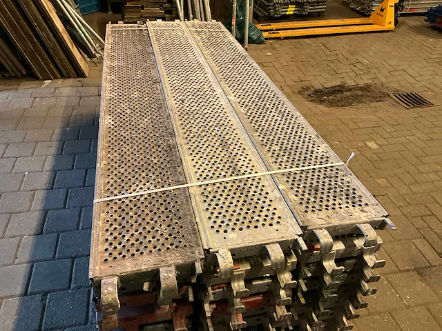 Layher stalen steigerplank (257x32 cm) (30x) - afbeelding 3 van  5