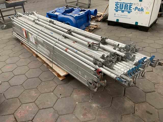 Layher steiger - afbeelding 1 van  8