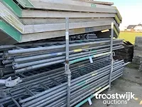 Layher steigerladder in metalen bok - afbeelding 1 van  1