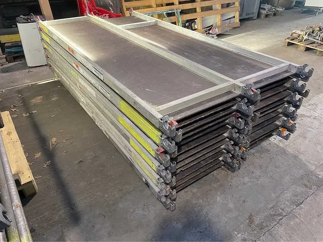 Layher steigervloeren (25x) - afbeelding 1 van  1