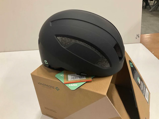 Lazer cityzen kineticore fietshelm maat xl - afbeelding 1 van  3