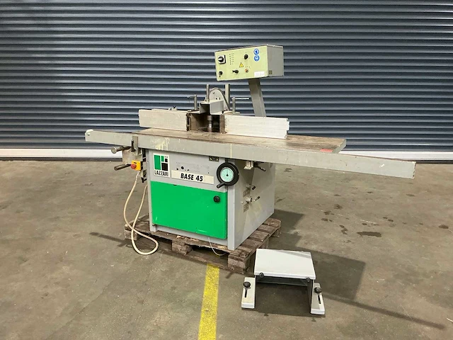 Lazzari - 2000 - base 45 - kantenfreesmachine - afbeelding 1 van  9