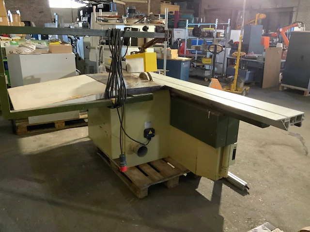 Lazzari juno 3000i formaatcirkelzaagmachine - afbeelding 2 van  7