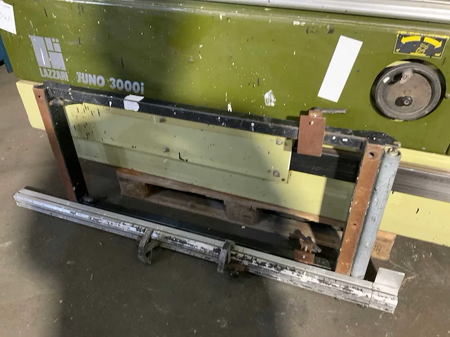 Lazzari juno 3000i formaatcirkelzaagmachine - afbeelding 4 van  7