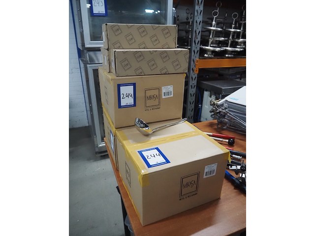 Lazzo - afbeelding 1 van  3