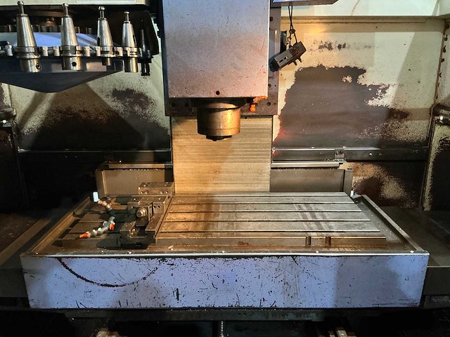 Leadwell - vmc40 - cnc-milling machine - 1997 - afbeelding 2 van  14