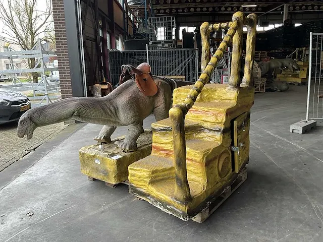 Leaellynasaurus ride - afbeelding 1 van  14