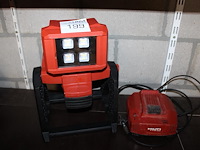 Led bouwlamp hilti met accu en lader. - afbeelding 1 van  2
