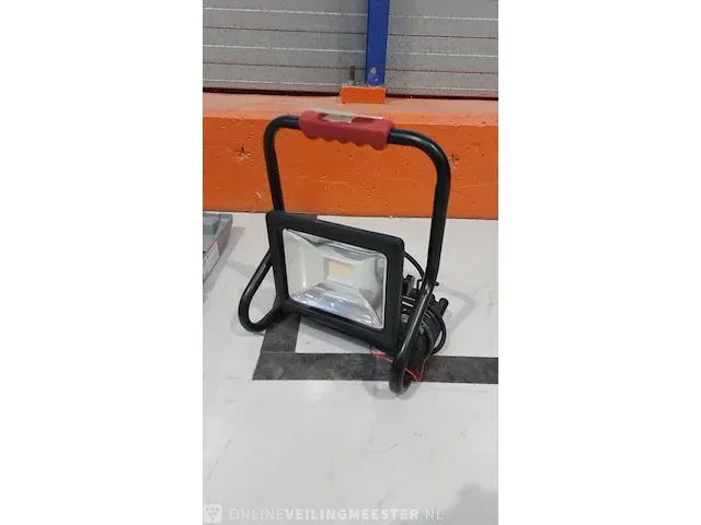 Led bouwlamp met gatenboorset - afbeelding 5 van  6