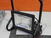 Led bouwlamp met gatenboorset - afbeelding 5 van  6