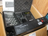 Led-controller decaled led controller 3 met ledlamp en afstandsbediening in metalen koffer. - afbeelding 1 van  1